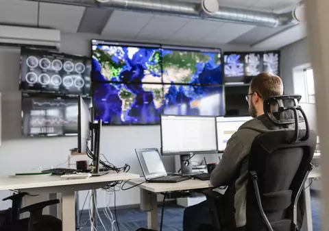 Am fost acasă la primul judecător-robot al lumii! În Estonia, cele mai simple procese civile sunt tranșate de inteligența artificială. „Doar 10% din cazuri sunt contestate de om” | CORESPONDENȚĂ DIN TALLINN (1)