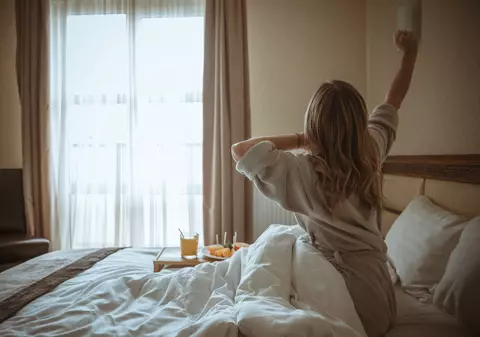 (Publicitate) Cum dotăm camera de hotel cu echipamente profesionale