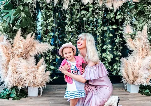 Andreea Bălan, cu fetița cea mare pe scenă la Unica Urban Party. Ce simpatică e Ella! | FOTO