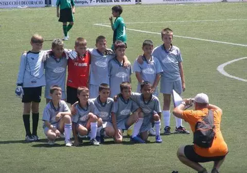 EXCLUSIV / Imagini inedite cu Ionuț Andrei Radu, liderul naționalei de tineret. Portarul nu era cel mai înalt din grupa lui. Băieții băteau tot ce prindeau!