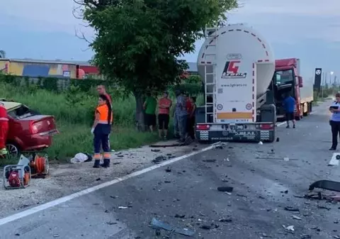 Pericol de explozie pe centura Ploieștiului după ce o cisternă încărcată cu motorină a fost implicată într-un accident