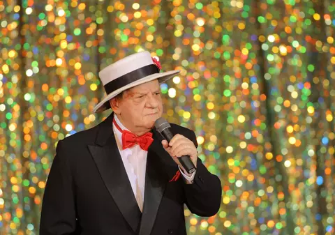 Veteranul Revistei românești, sărbătorit pe scenă la 87 de ani. Alexandru Lulescu: “Să dea Dumnezeu să rezist până la 90”