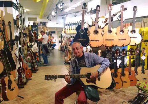 Actorul Dorin Andone, pentru prima oară pe scena Teatrului Național București ca solist! Va cânta în memoria lui Florian Pittiș