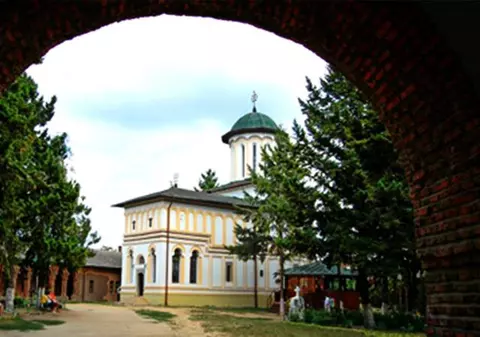 POVEȘTI DIN BUCUREȘTI | Plumbuita, mănăstirea al cărei acoperiș a fost transformat în ghiulele! Aici a funcționat și prima tiparniță din oraș