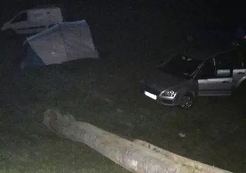 Un hoț de lemne era să nenorocească mai mulți turiști care dormeau în corturi!