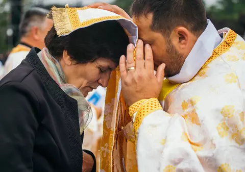 Biserica schimbă regulile după cazul Visarion Alexa: spovedania nu se mai face în chilii, iar duhovnicii trebuie să fie „eliberați de robia patimilor trupești”