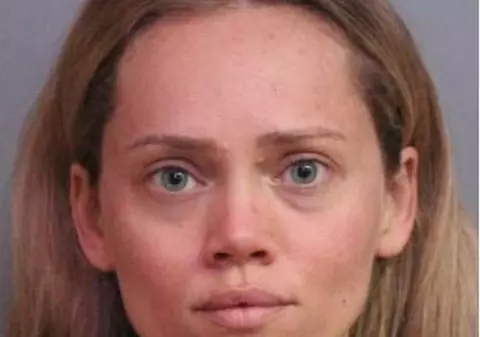 Femeie arestată pentru că a predat poliției armele soțului său violent. Cazul a scandalizat Statele Unite