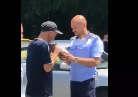 VIDEO | Un oltean s-a dus beat la examenul pentru permisul de șofer!