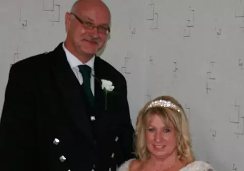 FOTO | O femeie a fost arestată după ce i-a cerut soțului să o ajute la treburile casnice și să facă mai puțin sport