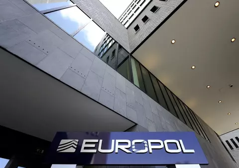 Traficanții de droguri se infiltrează în porturile europene, avertizează Europol