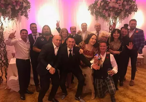 Lumea muzicii s-a prins în horă azi-noapte! Nașă Maria Dragomiroiu, ginerele Paul Stângă