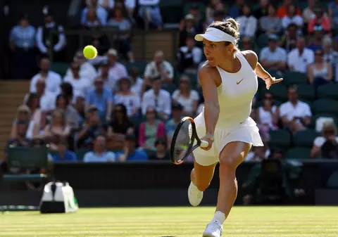 Simona Halep s-a calificat în turul II la Wimbledon 2019, după 6-4, 7-5, cu Aliaksandra Sasnovich. Simo a acuzat probleme medicale