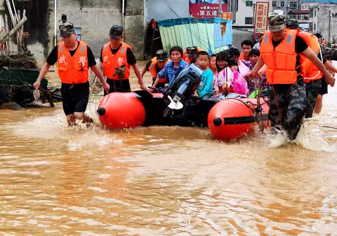 Cinci persoane au murit și alte mii au fost evacuate în urma inundațiilor, în China