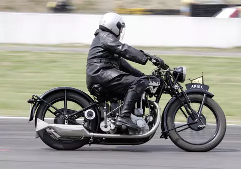 Un bărbat din Marea Britanie a avut erecție timp de 9 zile după un accident de motocicletă