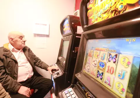 Viorel Lis știe cine i-a mâncat banii: ”Patronii schimbă softul la păcănele”
