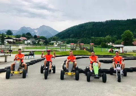 Campionii de la CFR Cluj s-au întrecut la karting. Zilele trecute au jucat golf cu mingea de fotbal