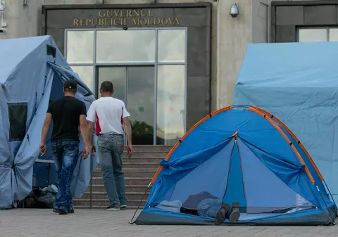 Cum am petrecut criza de la Chişinău.  Cinci zile în Republica Moldova în care am înţeles cum ar fi politicienii noştri fără UE