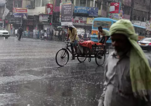 Ciclonul Vayu va lovi India. Peste 300.000 de oameni au fost evacuați