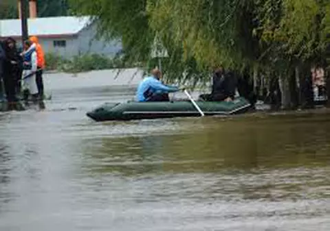 Cod portocaliu şi cod galben de inundaţii pe râuri din Gorj și alte patru județe, până la miezul nopții