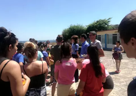 Jandarmi și polițiști în mijlocul elevilor, la Eforie. I-au învățat cum să stea departe de droguri și infracțiuni