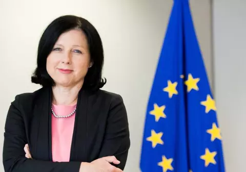 Comisarul european pentru justiție, Vera Jourova, așteptată la marșul LGBT Pride de la Viena