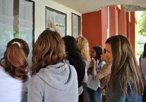 Broșura cu locurile pentru admiterea la liceele din București a fost publicată. Ce s-a schimbat față de anul trecut