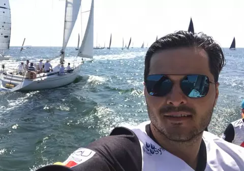 Liviu Vârciu, în cea mai frumoasă ipostază alături de fata lui cea mică la plajă | FOTO