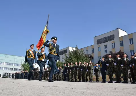 Ministrul Apărării din Republica Moldova, despre criza politică. „Ne subordonăm doar ordinii constituţionale”