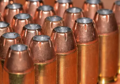 Cel puțin 38 răniți după un șir de explozii la o fabrică de muniții din Rusia