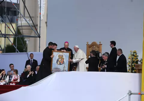 VIDEO | Cadourile pe care le-a primit Papa Francisc la Iași