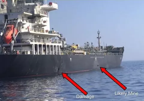 VIDEO | Armata SUA publică imagini cu "atacul din Golf" asupra unui petrolier. Ce se vede pe înregistrare