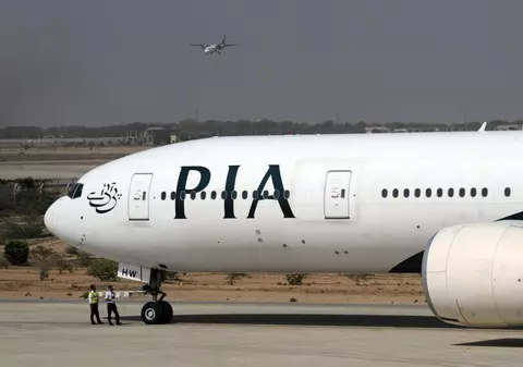 Haos într-un avion, din cauza unui pasager care a deschis ușa de urgență a avionului, în loc de cea a toaletei