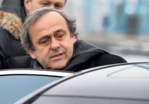 Michel Platini a fost arestat pentru corupție. Este acuzat că a primit 1,5 milione de euro pentru a influența acordarea organizării Mondialului din 2022 celor din Qatar
