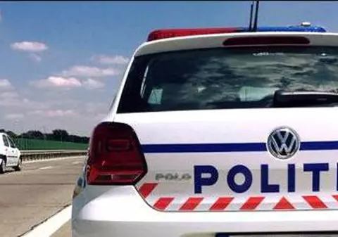 Un motocilist beat a lovit o polițistă care încerca să-l oprească, la Năvodari. Ambii au fost răniți