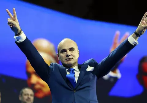 Rareș Bogdan a devenit tată de fată. Primele imagini cu bebelușul | FOTO