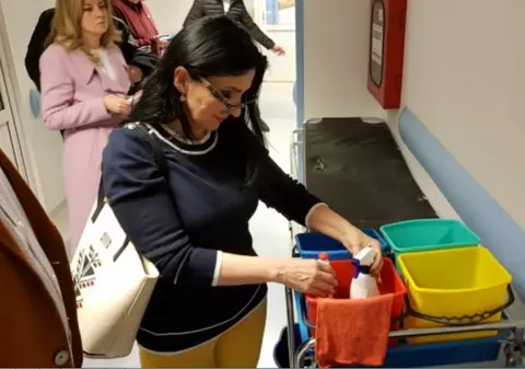 Asistenta șefă de la Spitalul din Constanța s-a întors pe aceeași funcție din care a fost demisă de Sorina Pintea. Ea a promovat cu brio examenul de reîncadrare