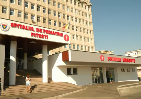 UPDATE / Coletul suspect găsit lângă Spitalul de Pediatrie din Piteşti nu avea un conținut periculos