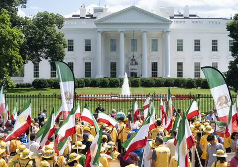 Donald Trump protejează Europa de un Iran șiit radicalizat, fără ca Europa să i-o ceară