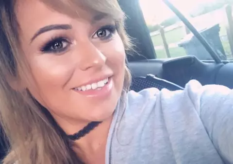 Ce a pățit o tânără după ce a acceptat o întâlnire pe Tinder. A luat-o la fugă când a văzut cine o așteaptă