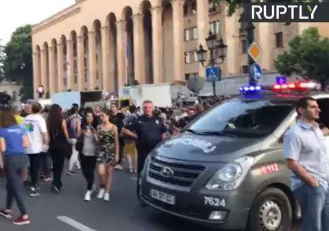 Putin a interzis zborurile către Georgia; la Tbilisi continuă protestele antiguvernamentale și antiruse