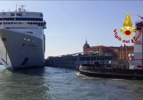 VIDEO | Imagini șocante în Veneția. Un vas de croazieră a creat haos pe canalele venețiene