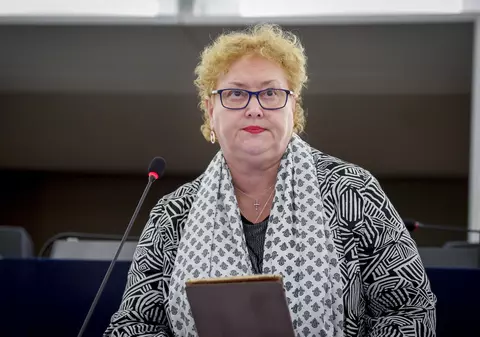 Avocatul Poporului analizează constituționalitatea Codului Administrativ, după ce a primit 10 petiții