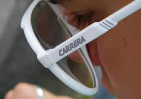 (Publicitate) Tot ce trebuie sa stii despre ochelarii de soare Carrera
