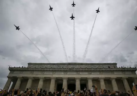 Ziua Indepedenţei sărbătorită la Washington cu paradă militară. Trump: „SUA vor plasa în curând steagul american pe Marte”