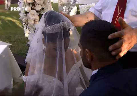 FOTO | Moment neplăcut la nunta Brigittei Sfăt cu Florin Pastramă. Au adus fluturi, dar le-au zburat direct în față