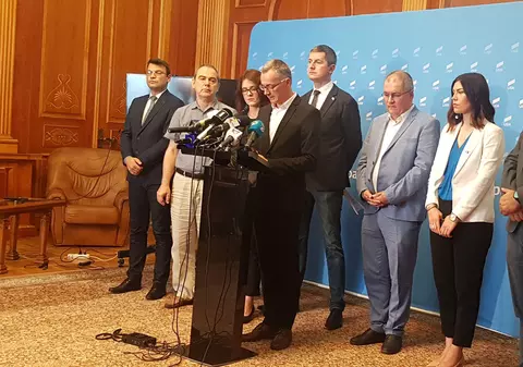 USR propune 12 măsuri urgente, după crimele de la Caracal. Formaţiunea vrea convocarea de urgenţă a Parlamentului în sesiune extraordinară