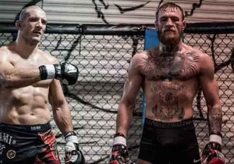 Cel mai bun luptător român de MMA, Ion Pascu, băgat ”în corzi” de un pilot