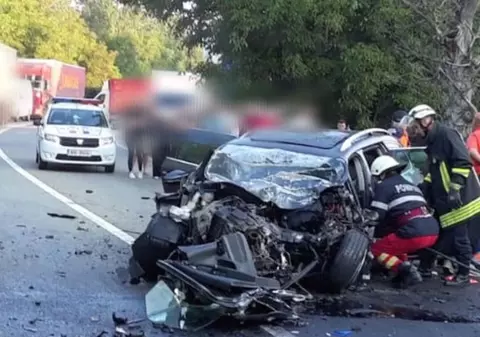 UPDATE | Doi morți și cinci răniți într-un accident grav pe Valea Oltului. Un șofer a adormit la volan