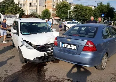 Șofer diabetic, accident după o criză la volan, în Iași. A leșinat și a lovit trei mașini |VIDEO