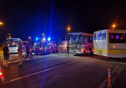 VIDEO | Două autobuze din Satu Mare s-au lovit în plin. Mai multe persoane au fost rănite